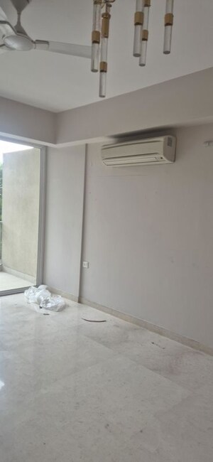 Room in 3 BHK Builder Floor at Sector 23a – for Rent