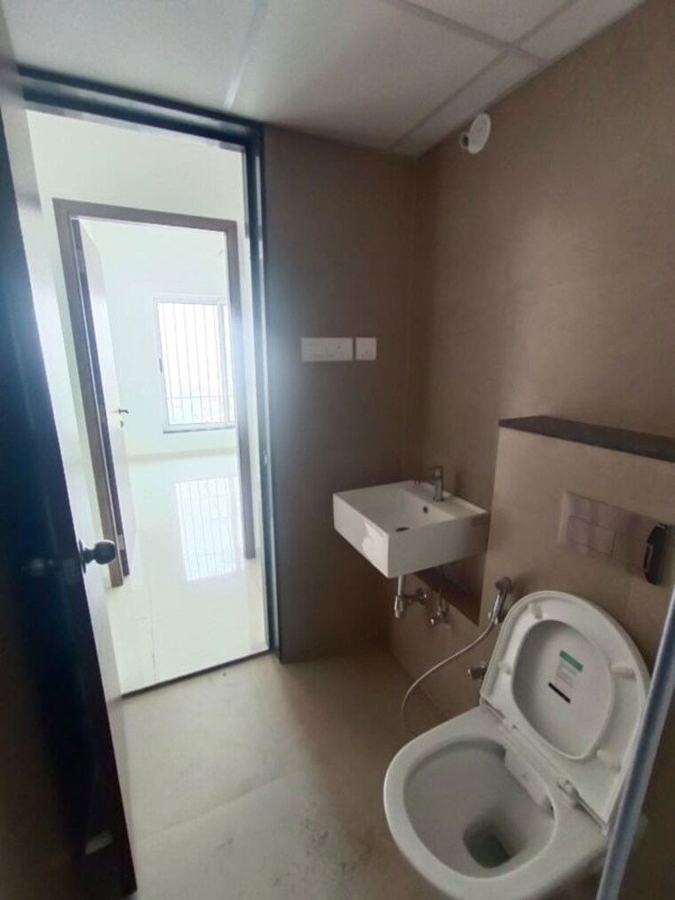 Bathroom, runwal-the-central-park 2 Bedroom 860 Sq.Ft. Apartment In Chinchwad Pune 10704868