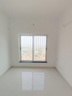 Room in 2 BHK Apartment at Runwal The Central Park, Chinchwad – for Rent
