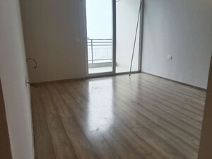 Room in 3 BHK Builder Floor at Sector 21 – for Rent