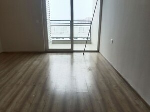 Room in 3 BHK Builder Floor at Sector 21 – for Rent
