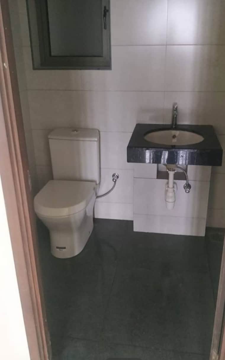Bathroom, kalpataru-paramount-b 2 Bedroom 711 Sq.Ft. Apartment In Kapur Bawdi Thane 10704660