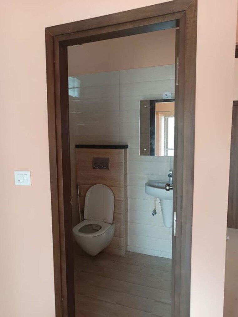 Bathroom, splendid-lake-breez 3 Bedroom 1550 Sq.Ft. Apartment In Begur Bangalore 10704903