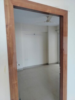 2.5 BHK +Apartment For Rent in Supertech Cape Town