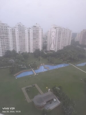 Swimming Pool in 2.5 BHK Apartment at Central Park Resorts, Sector 48 – for Rent