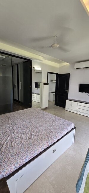 Bedroom in 3 BHK Apartment at Jaycee Bhagtani Pearl, Santacruz West – for Sale