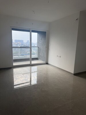Room in 2 BHK Apartment at Zen Elite, Kharadi – for Rent