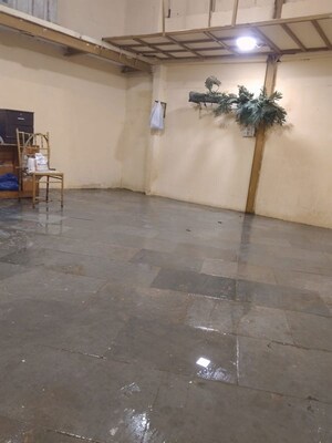 Room in  Warehouse at Lokhandwala Complex – for Rent