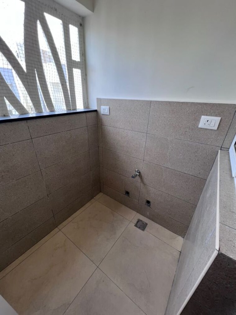 Bathroom, meridian-park-at-the-prestige-city 3.5 Bedroom 1865 Sq.Ft. Apartment In Sarjapur Road Bangalore 10704952