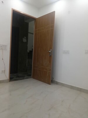 Room in 1 BHK Builder Floor at Neb Sarai – for Sale