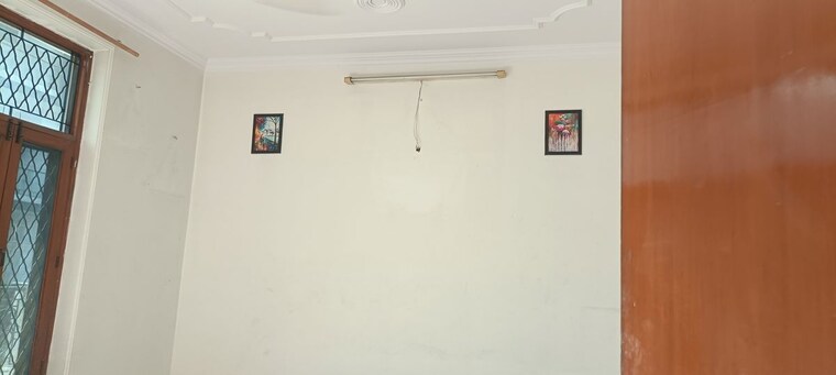 Room, sector 41 3 Bedroom 180 Sq.Mt. Villa In Sector 41 Noida 10704978