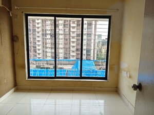 Room in 2 BHK Apartment at Summit Apartment, Goregaon East – for Sale