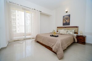 Bedroom in 6+ BHK Independent House at Champa Estate, Mu 1 Greater Noida – for Sale