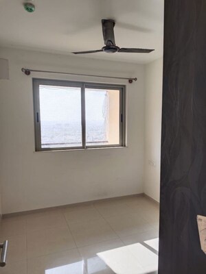 Room in 2 BHK Apartment at Hiranandani Queensgate, Bannerghatta – for Rent