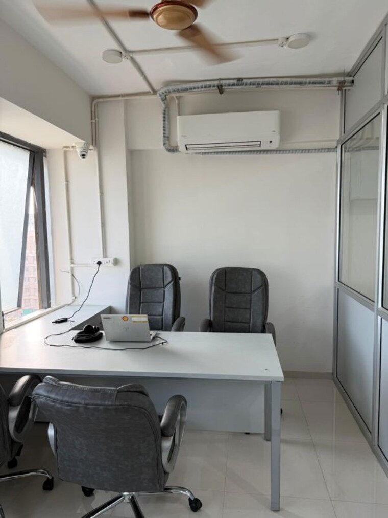Team Area, ghatalodia Commercial Office Space 999 Sq.Ft. In Ghatalodia Ahmedabad 10704994