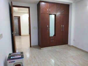 Room in 1 BHK Builder Floor at Palm Residency Chhatarpur, Chattarpur – for Rent