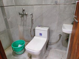 Bathroom in 1 BHK Builder Floor at Palm Residency Chhatarpur, Chattarpur – for Rent