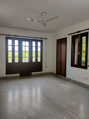 5 BHK Builder Floor For Rent in Vasant Vihar