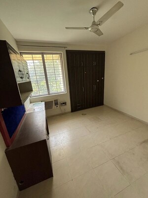 Living Room in 3 BHK Builder Floor at Sector 21 – for Rent