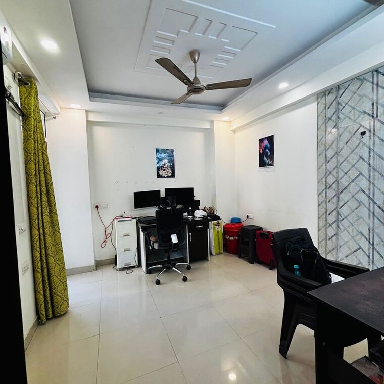 Team Area, sector 52 3 Bedroom 200 Sq.Mt. Villa In Sector 52 Noida 10704333