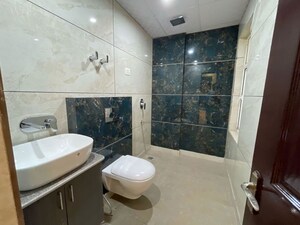 Team Area in 3 BHK Builder Floor at Sector 22 – for Rent