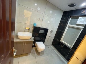 Team Area in 3 BHK Builder Floor at Sector 22 – for Rent