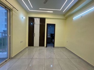Building Lobby in 3 BHK Builder Floor at Sector 22 – for Rent