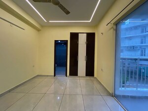 Building Lobby in 3 BHK Builder Floor at Sector 22 – for Rent