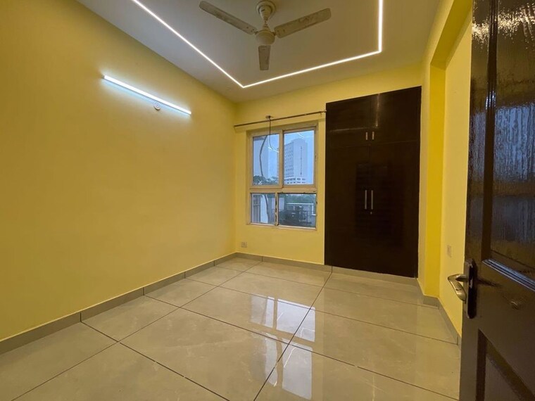 Room, sector 22 3 Bedroom 1500 Sq.Ft. Builder Floor In Sector 22 Gurgaon 10705024