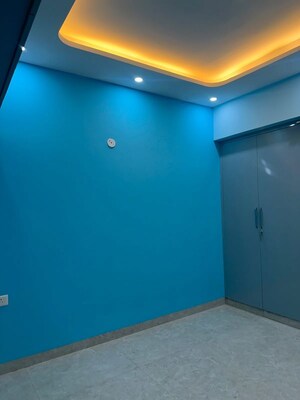 Room in 2 BHK Apartment at Hi Castle, Beta Ii Greater Noida – for Rent