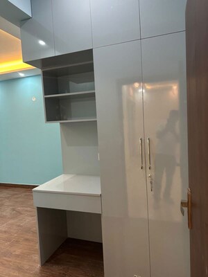 Furnished Amenities in 2 BHK Apartment at Hi Castle, Beta Ii Greater Noida – for Rent