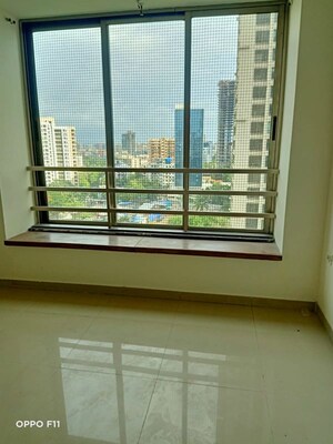 Bedroom in 2.5 BHK Apartment at Oberoi Springs, Andheri West – for Rent
