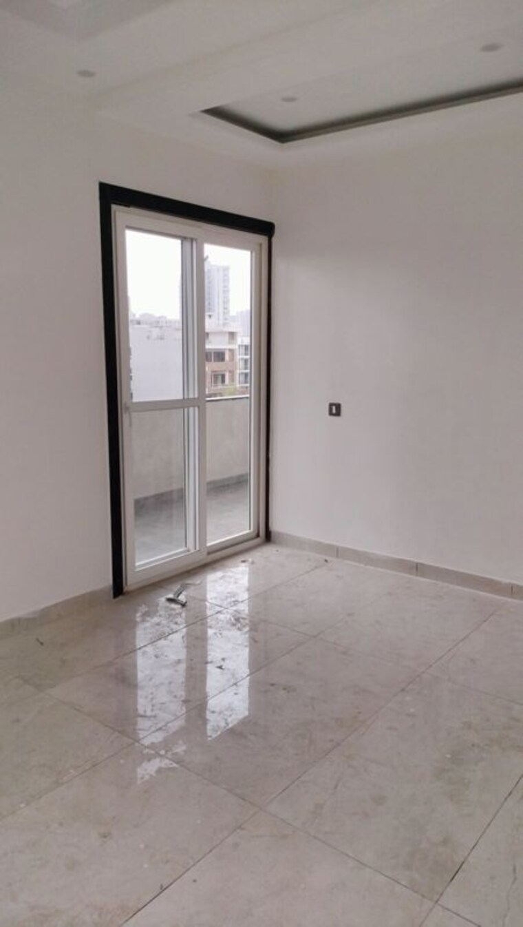 Room, sector 22 4 Bedroom 2100 Sq.Ft. Builder Floor In Sector 22 Gurgaon 10705059
