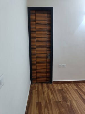 Room in 3 BHK Apartment at Samridhi Luxuriya Avenue, Sector 150 – for Rent