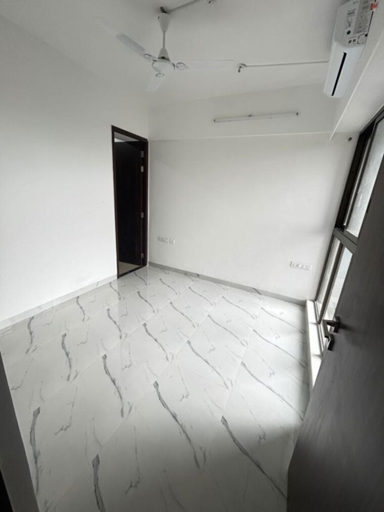 Room, raymond-the-invictus-by-gs 5 Bedroom 2000 Sq.Ft. Apartment In Pokhran Road No One Thane 10705073