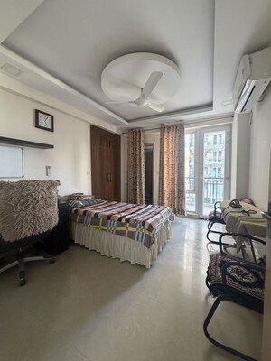 Living Room in 4 BHK Builder Floor at Sector 22 – for Rent