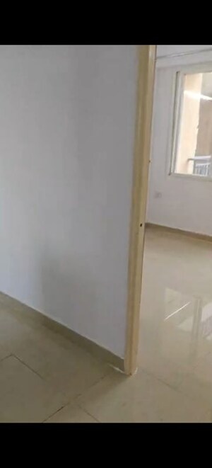 Room in 3 BHK Apartment at Landmark The Homes 81, Sector 81 – for Rent