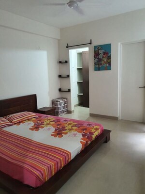 2 BHK Apartment For Rent in Emaar Emerald Estate, Sector 65
