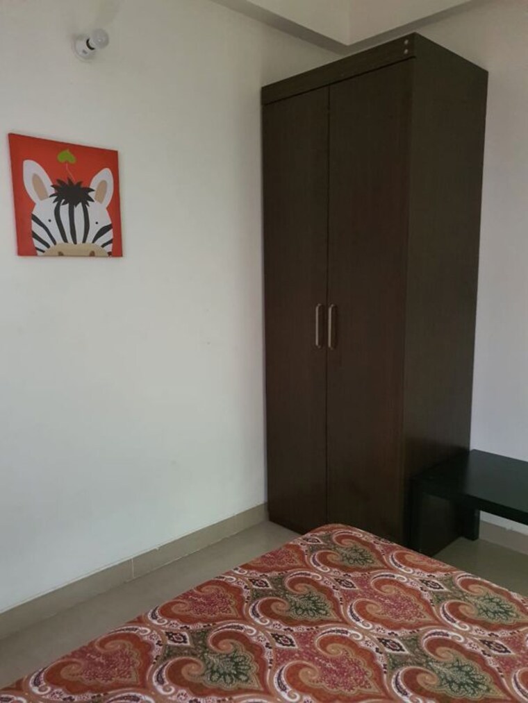 Bedroom, emaar-emerald-estate 2 Bedroom 1020 Sq.Ft. Apartment In Sector 65 Gurgaon 10705100