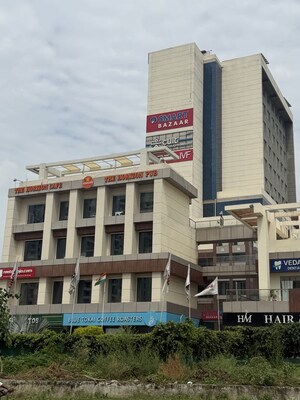 Shop – Exterior View View at V Square Oodles Skywalk, Sector 83 - for Rent