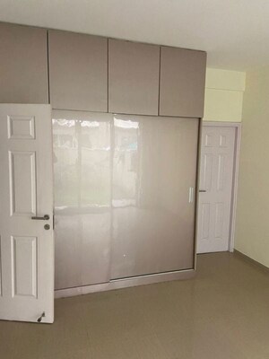 Bathroom in 3 BHK Apartment at Emaar Emerald Estate, Sector 65 – for Rent
