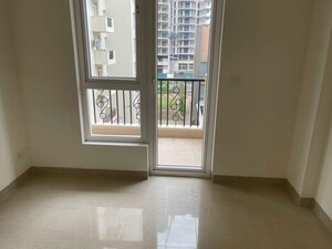 Room in 3 BHK Apartment at Emaar Emerald Estate, Sector 65 – for Rent