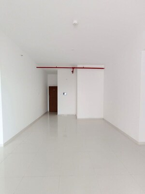Room in 3 BHK Apartment at Runwal The Central Park, Chinchwad – for Rent