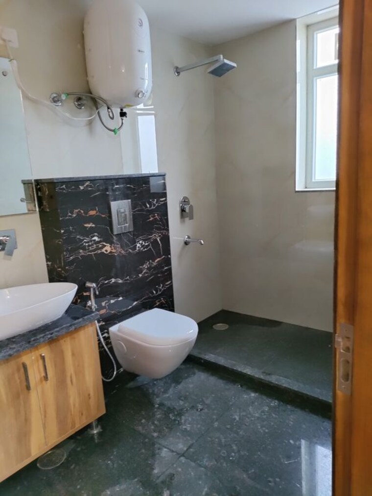 Bathroom, realtech-the-luxurium 1 Bedroom 777 Sq.Ft. Builder Floor In Sushant Lok I Gurgaon 10705129
