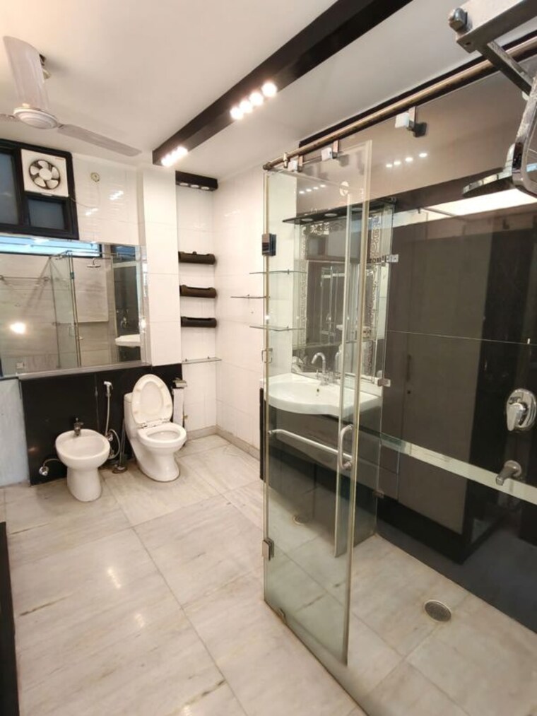 Team Area, defence colony 3 Bedroom 2925 Sq.Ft. Builder Floor In Defence Colony Delhi 10705119