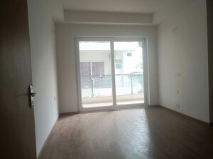 Room in 4 BHK Builder Floor at Sector 23 – for Rent