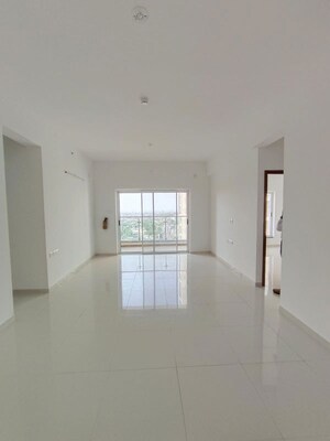 Room in 3 BHK Apartment at Runwal The Central Park, Chinchwad – for Rent