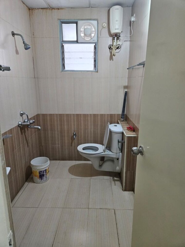 Bathroom, prasanth nagar 3 Bedroom 2020 Sq.Ft. Apartment In Prasanth Nagar Hyderabad 10705144