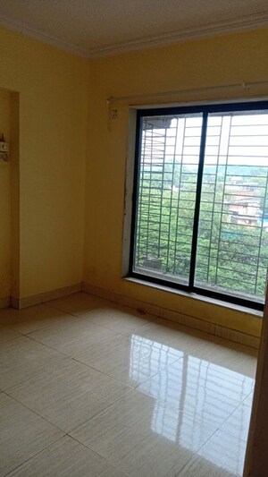 Room in 1 BHK Apartment at Summit Apartment, Goregaon East – for Sale