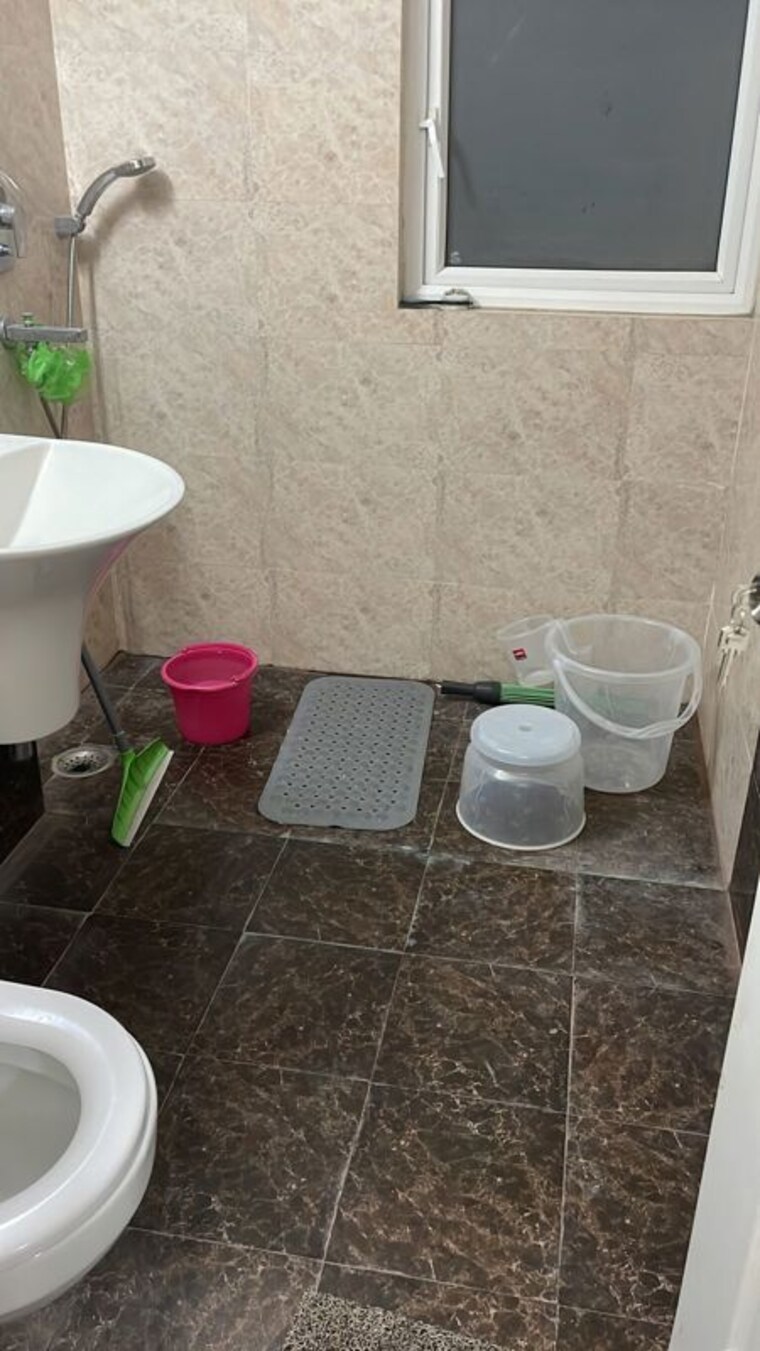 Bathroom, shree-vardhman-victoria 2 Bedroom 1350 Sq.Ft. Apartment In Sector 70 Gurgaon 10705159